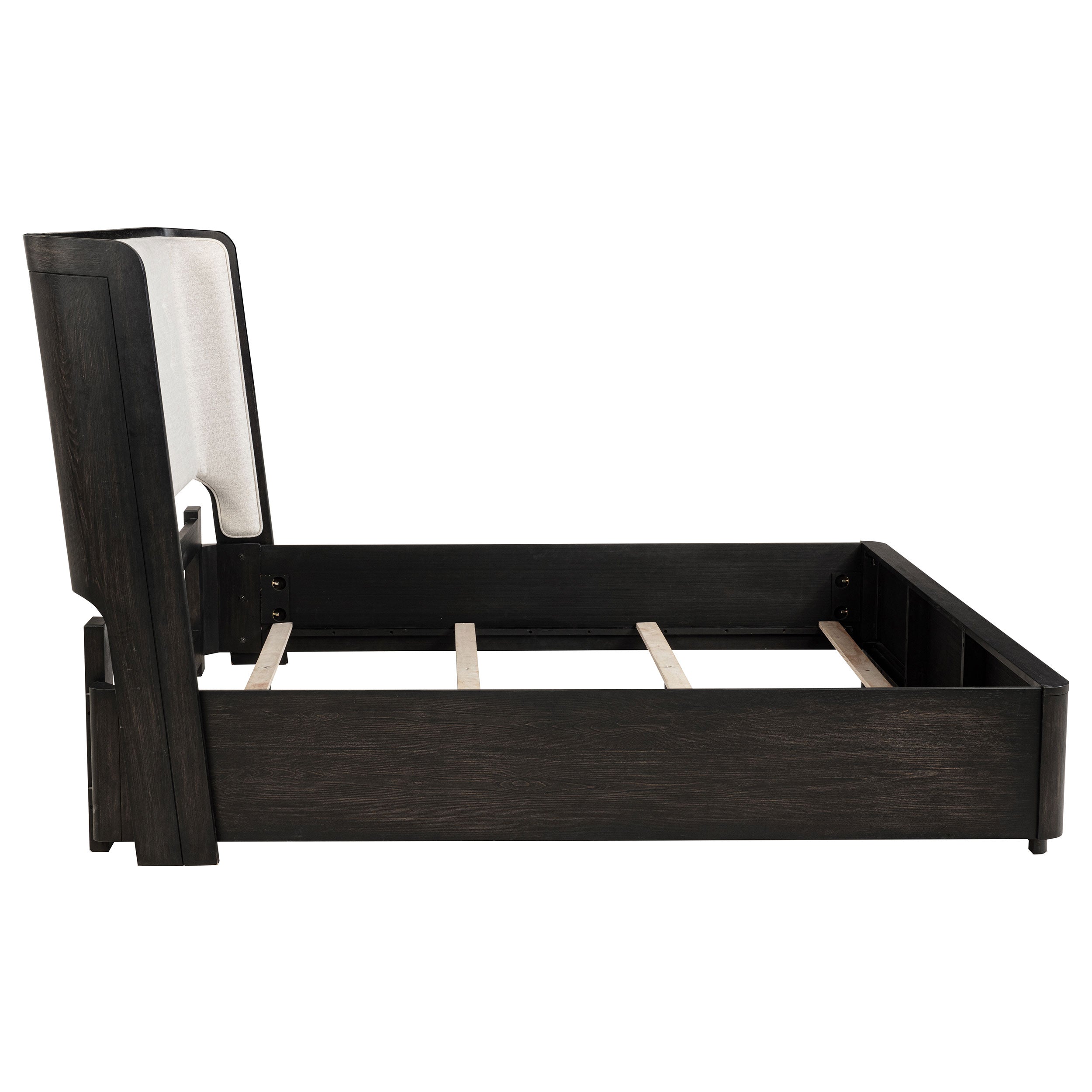 Leandro Wingback Bed