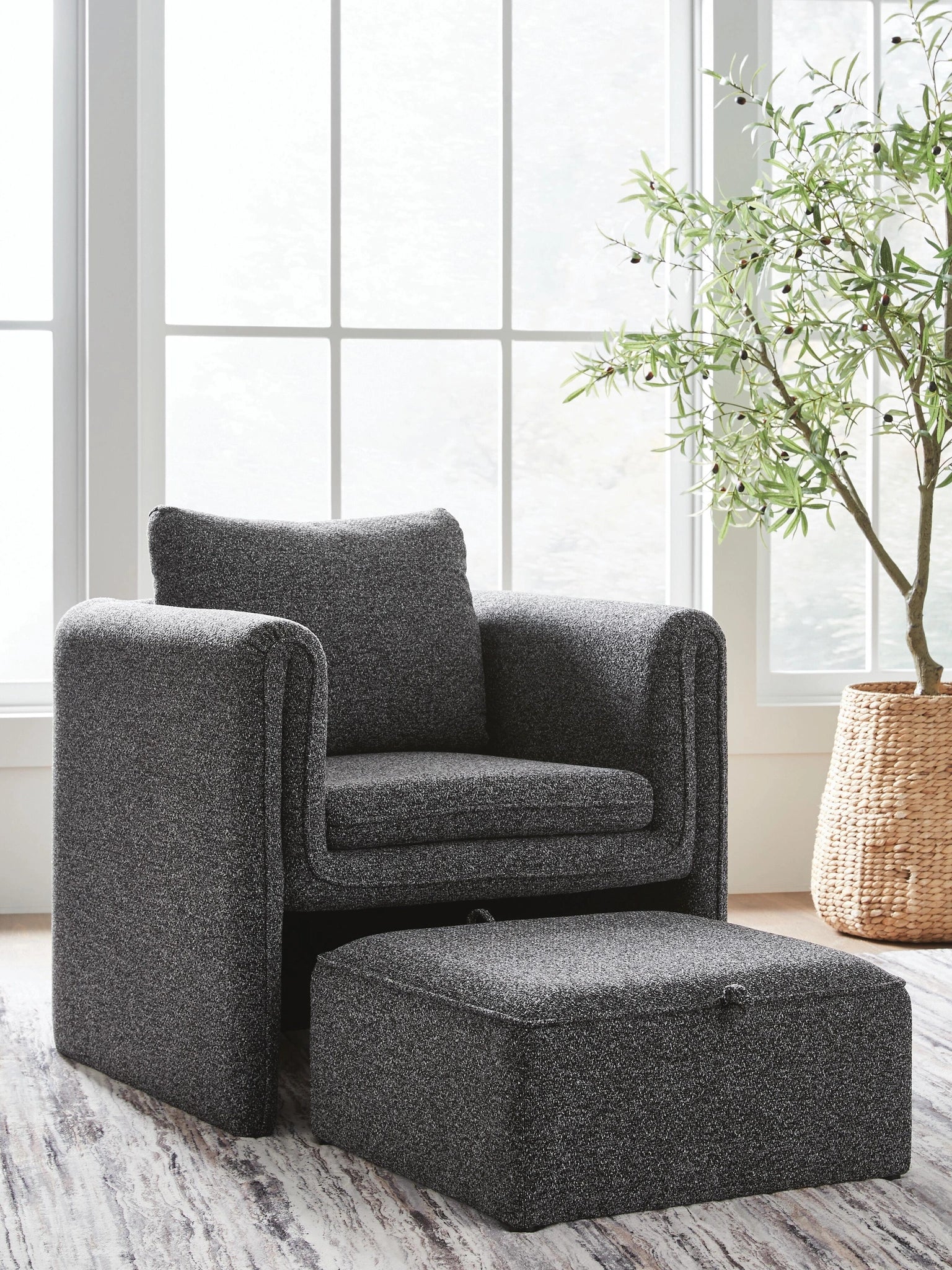 Vreni Accent Chair