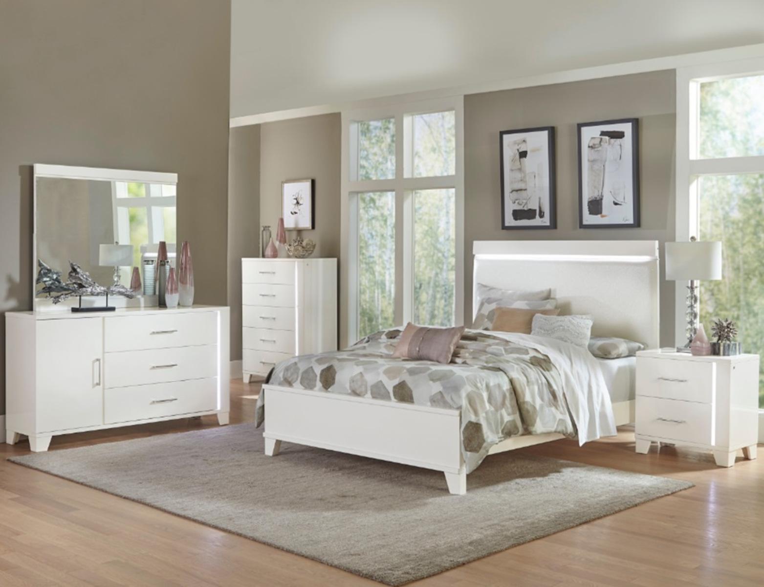 Kerren Nightstand in White 1678W-4