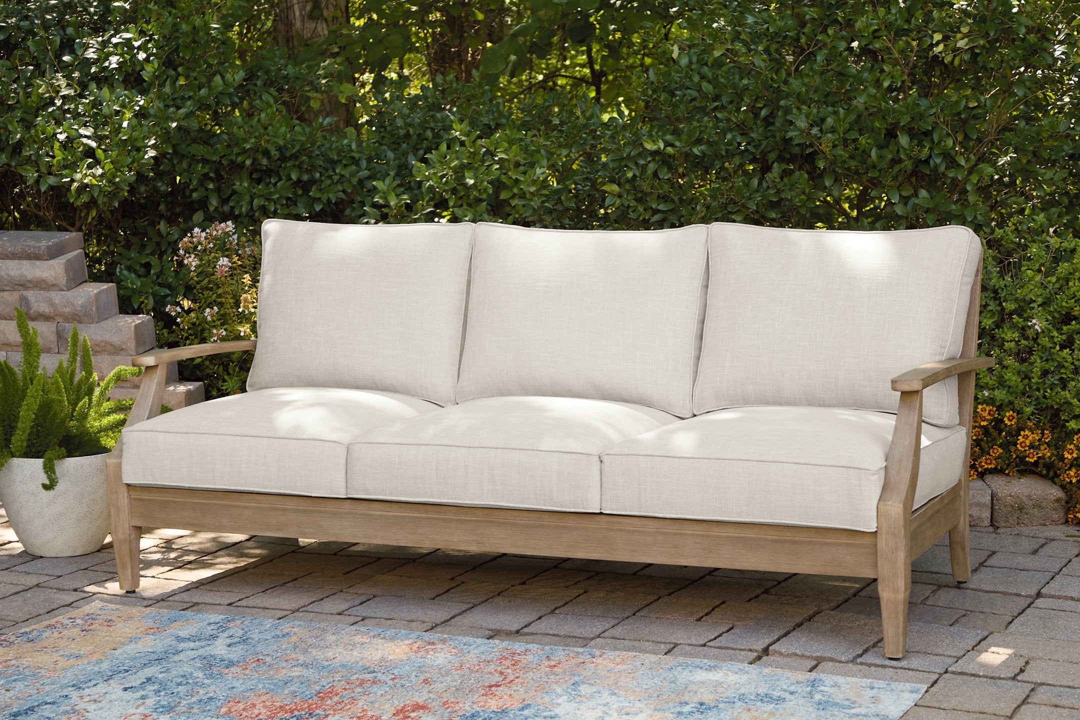 Carter Hall Outdoor Sofa with Cushion